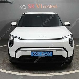 10,844 km EV3 중고 전기중고차 롱레인지 에어 중고차구매 흰색