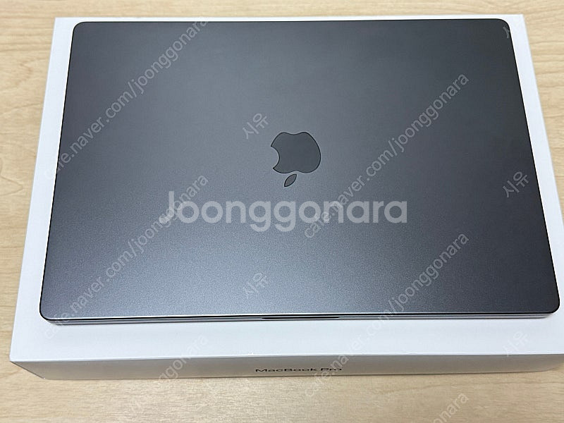 맥북 M3 Pro 16인치 블랙 풀박스 기본형 + 애케...--2