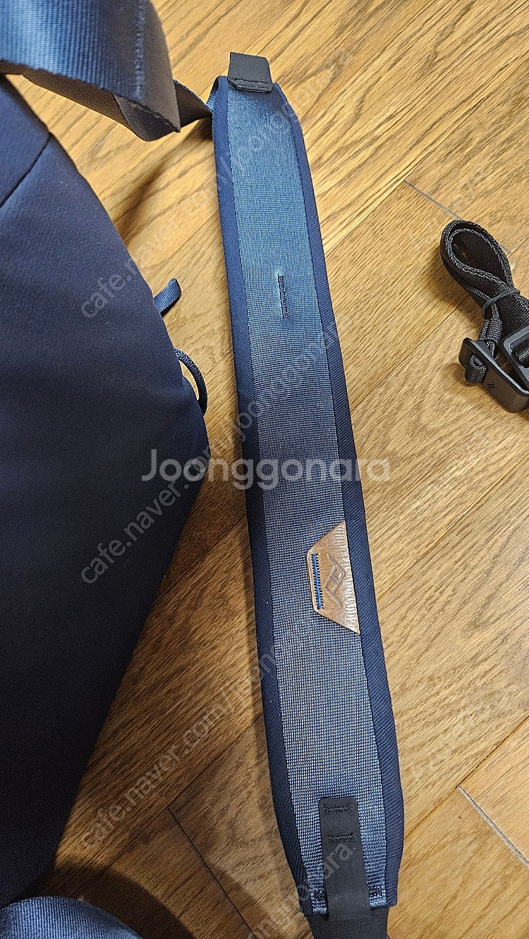 픽디자인 에브리데이 슬링 6l v2 네이비 판매합니다--3
