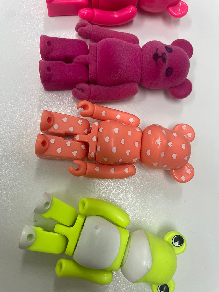 베어브릭100프로 한정판포함 이미지