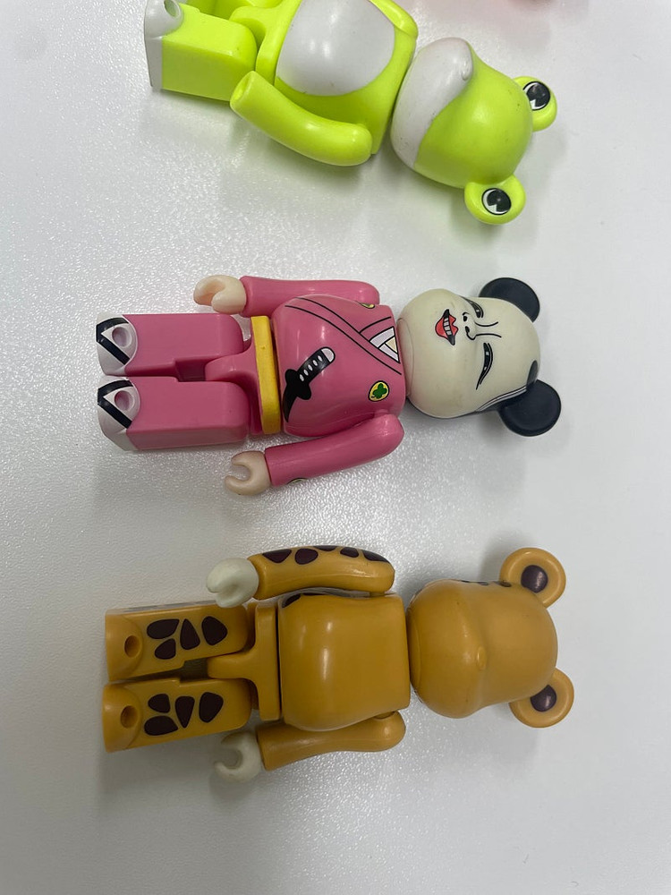 베어브릭100프로 한정판포함 이미지