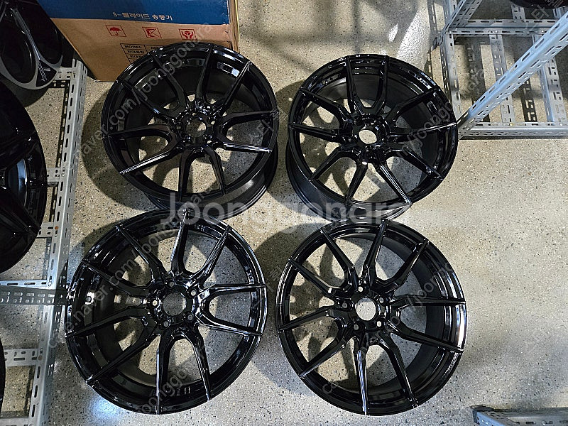 지가토 ZF01 블랙유광 19인치 사제휠 대품판매70만...--0