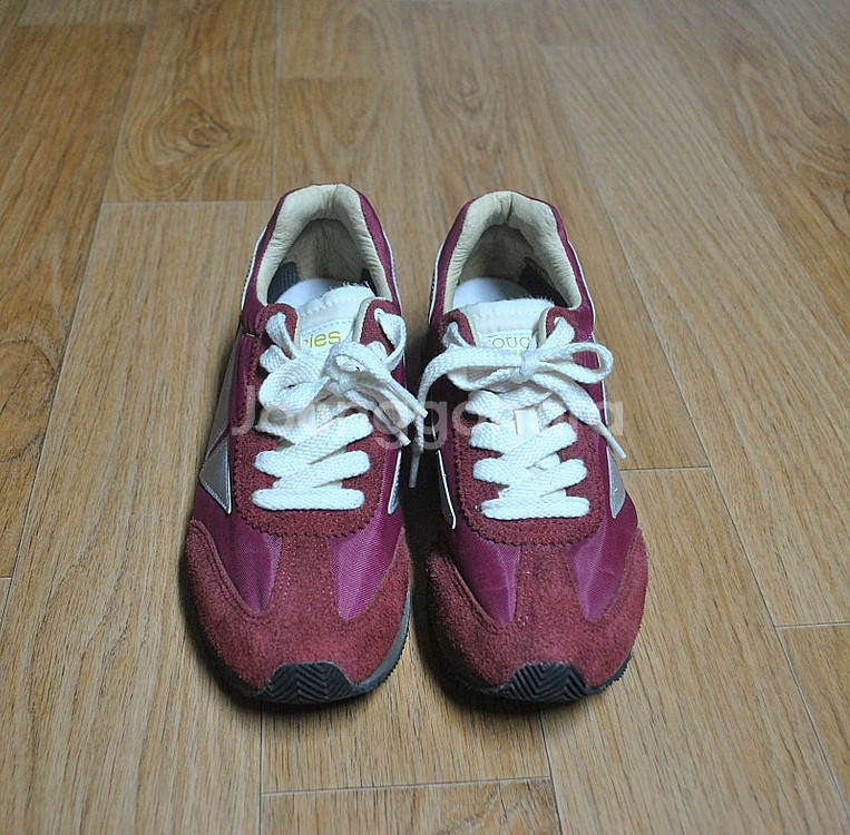 터치그라운드 빈티지레이싱 남녀공용 런닝화, 운동화 250사이즈 새제품--0