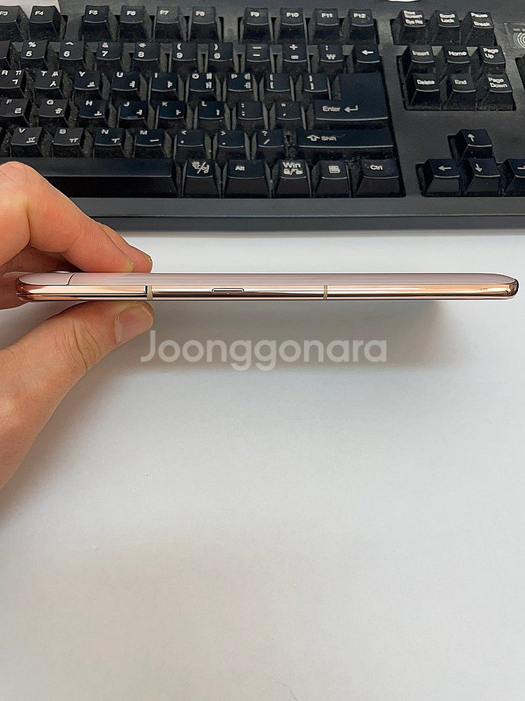 갤럭시A80 골드 128GB 상태좋은 중고11만팝니다.--4