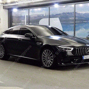 벤츠 AMG 중고 벤츠 AMG GT 중고 벤츠 중고 흰색 2021년식 26,171km 4도어 43 4MATIC+ 중고자동차 매장