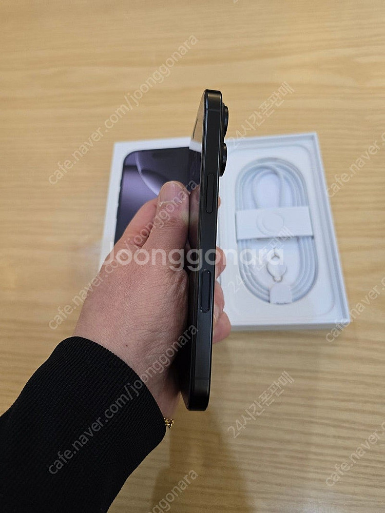 아이폰16프로블랙티타늄128gb 자급제중고폰판매합니다--6
