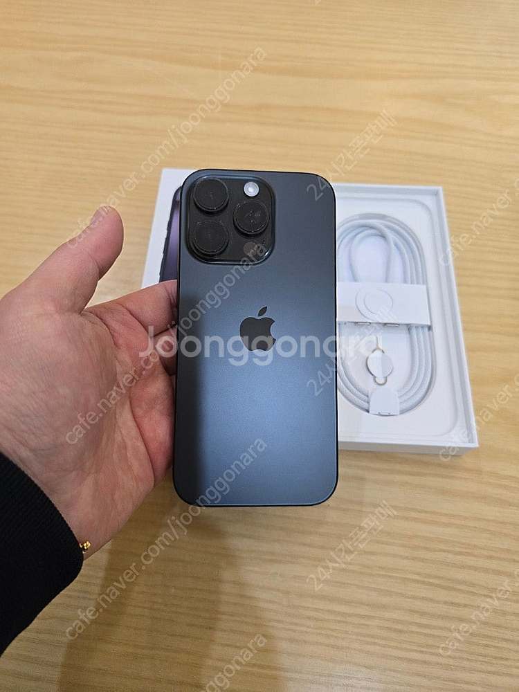 아이폰16프로블랙티타늄128gb 자급제중고폰판매합니다--7