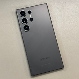 (대용량)갤럭시S24울트라 티타늄블랙 512용량 미파손 무잔상 상태좋은단말기 84만 판매합니다