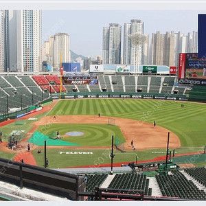 6.17(화), 18(수), 19(목) 롯데 vs 한화 1루 내야 통로 2연석 판매합니다.