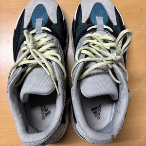 아디다스 이지부스트 웨이브러너 275 팝니다