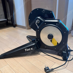 Tacx Flux 스마트 트레이너