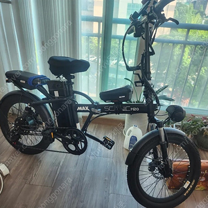 접이식 전기자전거 autech Max scanicM20 삼성 배터리 20ah 48v 500w 120km 주행가능 7만원상당 액세서리 헬멧 구매해서 몇번 안타읍니다