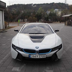 BMW i8 중고 흰색 2016년식 60,736km i8 쿠페 중고자동차