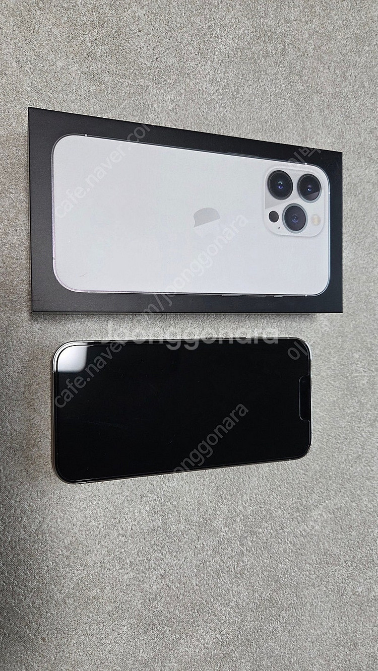 아이폰13프로 256gb 실버 팝니다--0