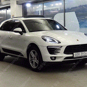 포르쉐 마칸 중고차 할부가능 흰색 2018년식 77,987km 가솔린 2.0 중고자동차