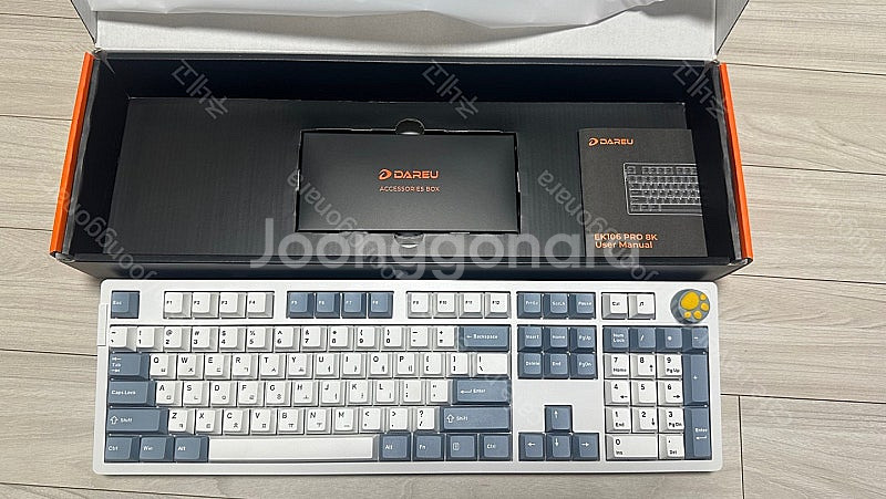 다얼유 ek106 pro8k 키보드 팝니다. [화이트]--0