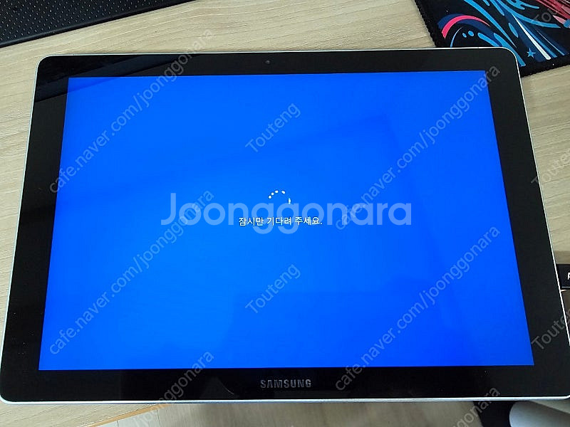 갤럭시북 10.6 SM-W620 배터리 없음 / 정상동...--2