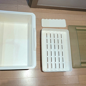 딤채 김치통 뚜껑 누름판? 있는 바구니형태 이미지