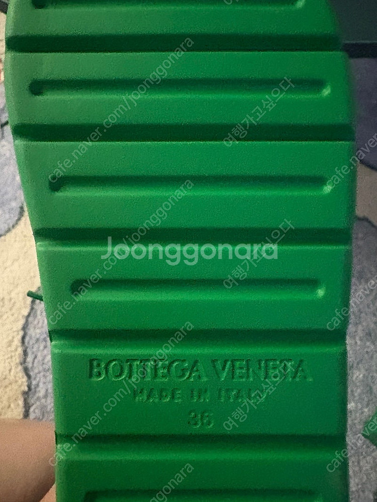 보테가베네타 여성 러버 젤리 플랫 샌들 667220 V...--3
