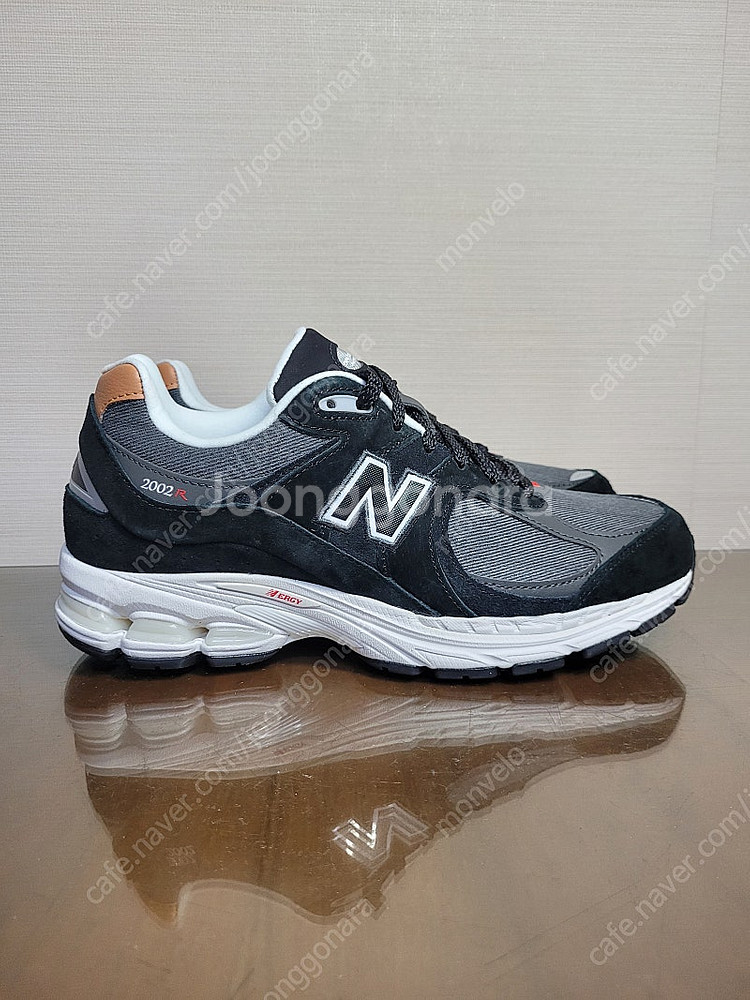 (새상품) 뉴발란스 NB 2002 클래식 운동화 블랙브...--0