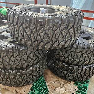 Mickey Thompson Baja mtz 33x12.50r17lt 5ea 1set