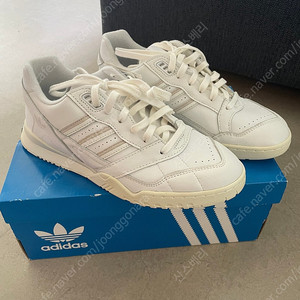 아디다스 AR Trainer 245 새제품 cg6465