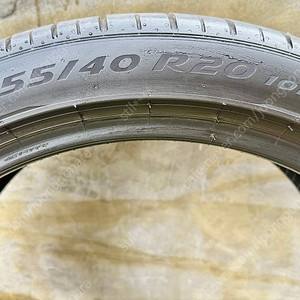 피렐리 P ZERO 255/40R20 타이어 MO-S