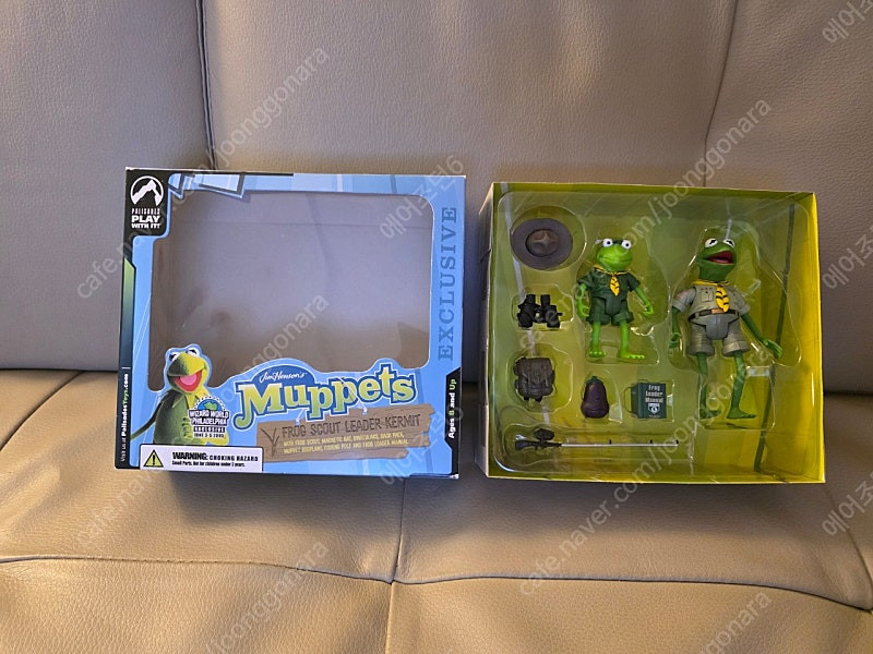 짐핸슨의 머펫츠 개구리 스카우트 대장 커밋 피규어 이미지