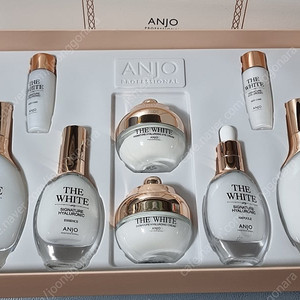 앙쥬 여성화장품 더 화이트 8종 세트 새상품 35000원!!