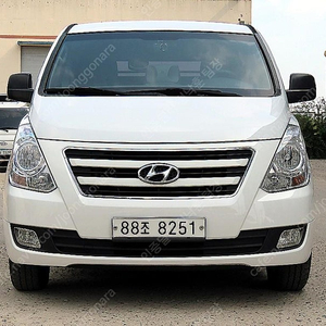 그랜드 스타렉스 3밴 중고차 스타렉스 중고 차 흰색 2017년식 71,000km 3인승 스마트 수원중고차