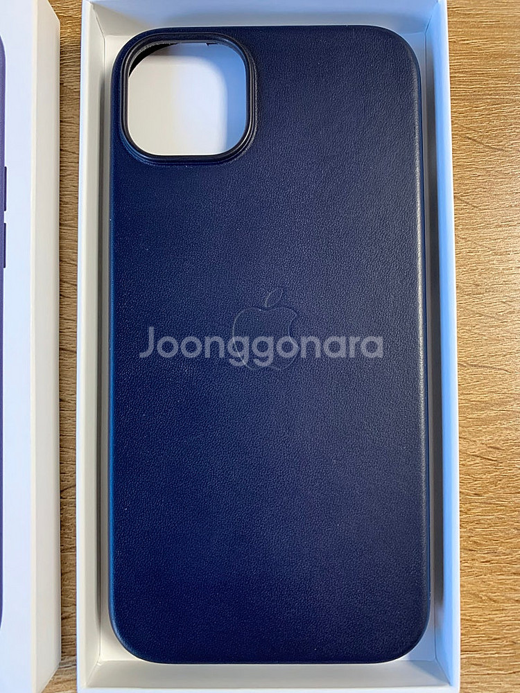 아이폰 14 플러스 정품가죽케이스 판매합니다!--1