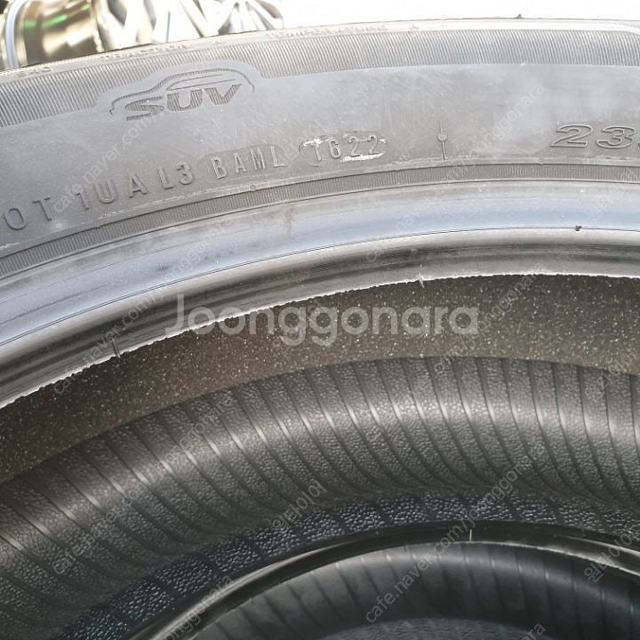 올뉴 카니발 19인치 유광블렉 휠타이어 한대분 상태 최...--2