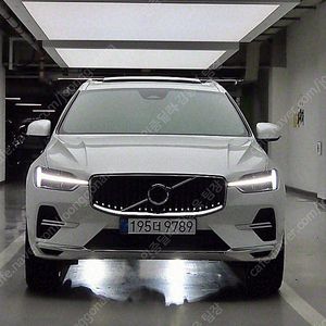 3,849 km 2025년식 볼보 XC60 중고 볼보 중고차 T8 울티메이트 브라이트 중고차싸게사기 중고리스할부 진주색