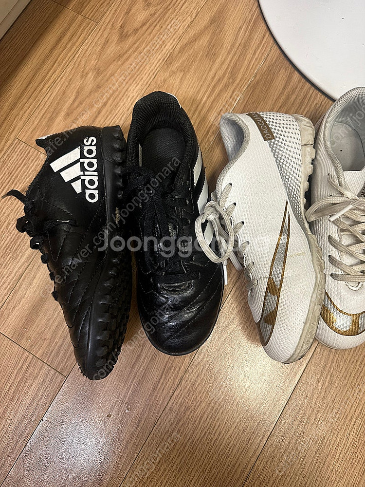 키즈 아디다스 풋살화 남아 축구화 200사이즈--1