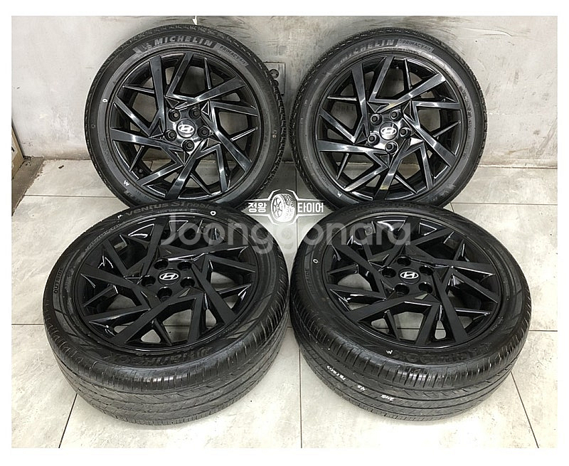 그랜저GN7 18인치 블랙 휠 타이어 245/45R18--0