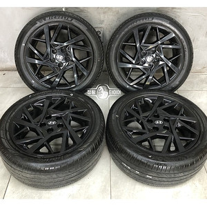 그랜저GN7 18인치 블랙 휠 타이어 245/45R18