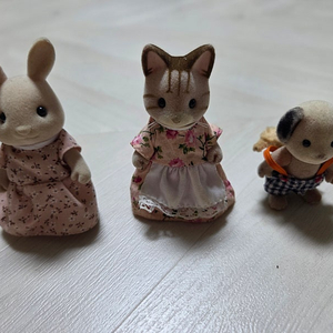 실바니안 패밀리 토끼, 고양이, 아기 강아지