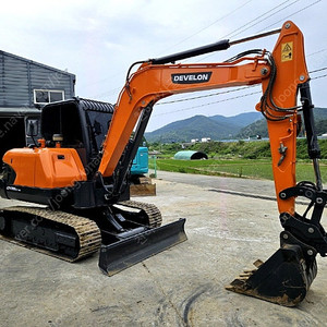 두산 중고 02급 굴삭기 DX55MT 2022년 1860시간 본 바가지 구성
