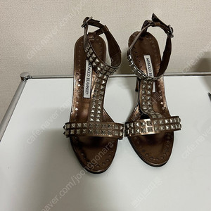 Manolo Blahnik 마놀로 블라닉 골드 샌들(타사이트 마일리지거래 안함)