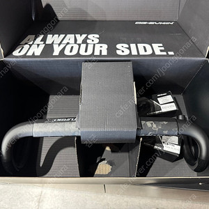 오지에브킨 터보 엑스 일체형 카본 핸들바 신품 팝니다.