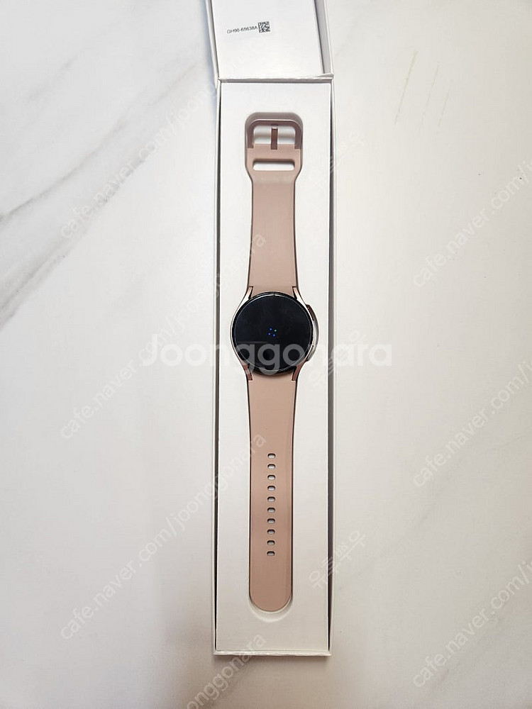 갤럭시워치4 40mm 핑크 색상입니다--0