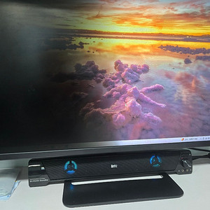 부속용 모니터2대(한성32인치,삼성34인치) 백라이트불량