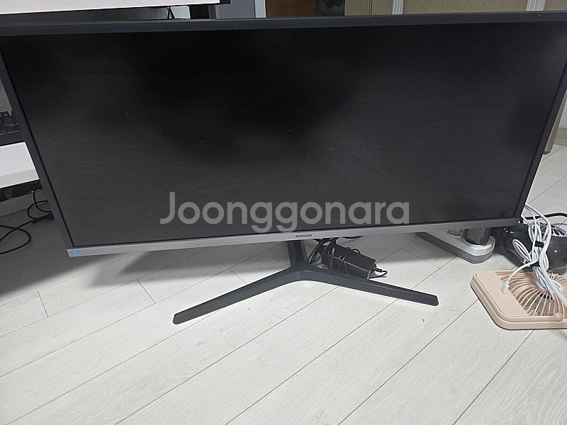 부속용 모니터2대(한성32인치,삼성34인치) 백라이트불량--2