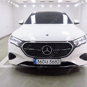 벤츠 E클래스 중고차 벤츠 중고차 수입중고차 흰색 2025년식 671km E200 아방가르드 중고시세