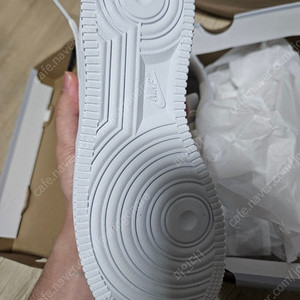 nike air force 1 '07 low white 235사이즈 팝니다 (나이키 에어포스1)