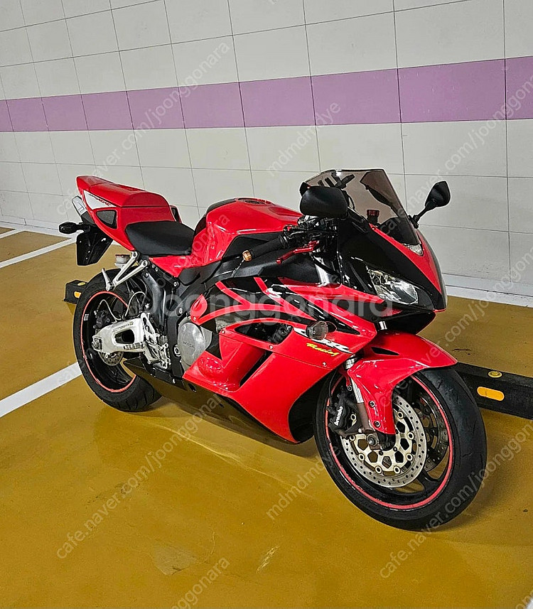 풀배기 CBR 1000RR 짧은 키로수 판매합니다--0
