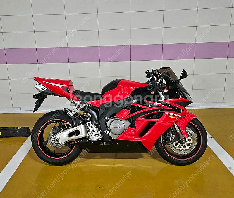 풀배기 CBR 1000RR 짧은 키로수 판매합니다--1