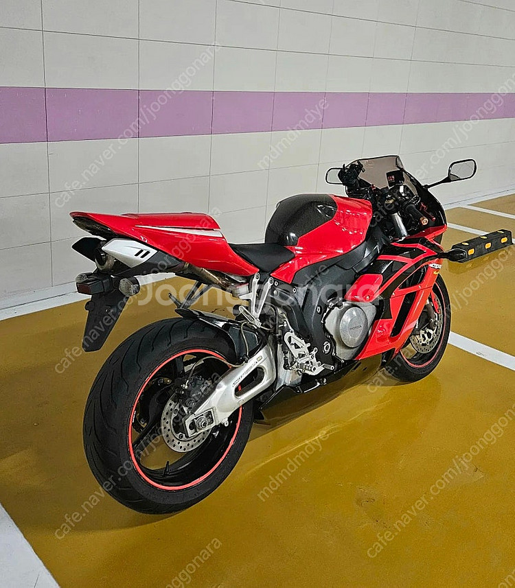 풀배기 CBR 1000RR 짧은 키로수 판매합니다--3