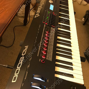 롤랜드 RD-2000 판매합니다