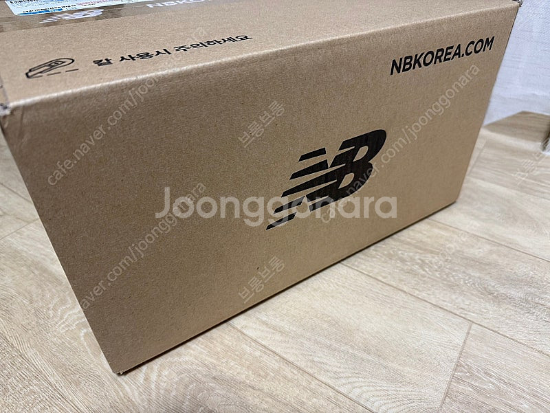 [새상품]뉴발란스 574 EVW 아이보리 240--0